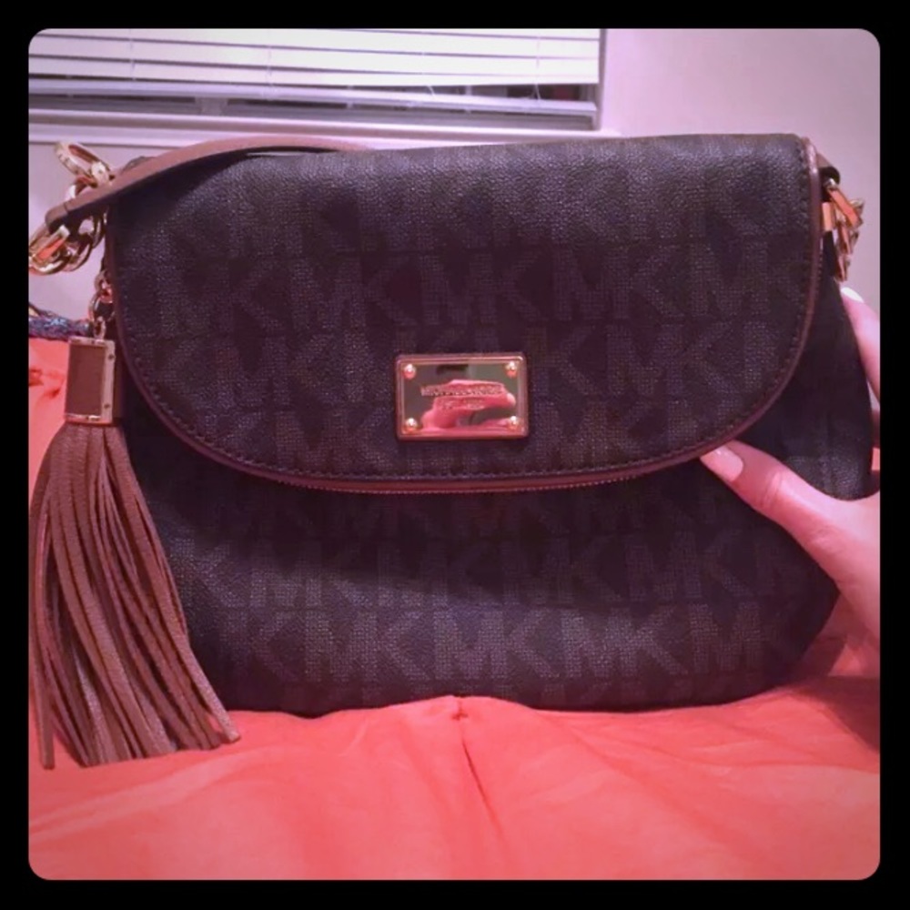 Michael kors crossbody